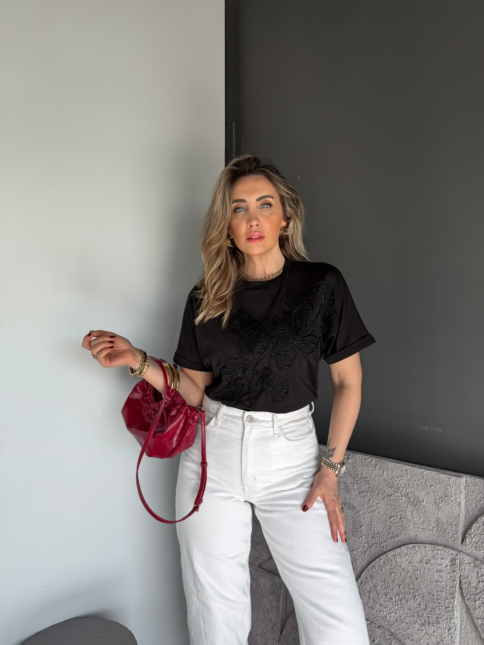 Siyah Boncuk İşlemeli Cotton Tshirt