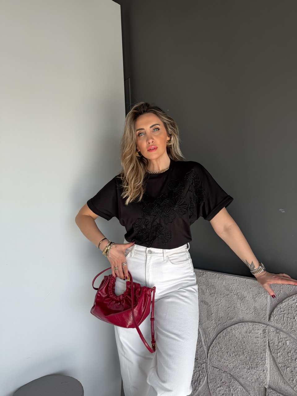 Siyah Boncuk İşlemeli Cotton Tshirt