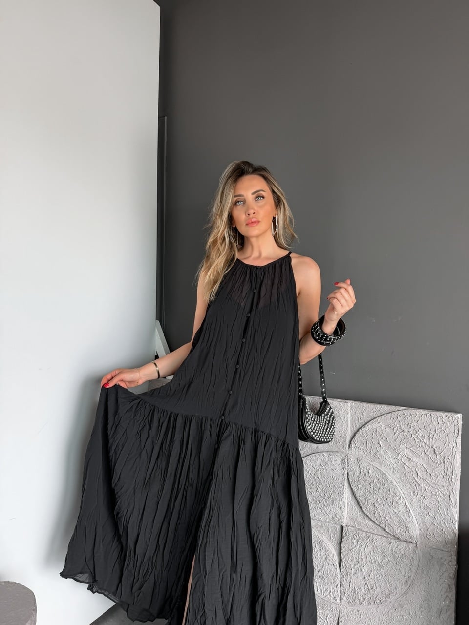 Siyah Buruşuk Kumaş Halter Yaka Elbise