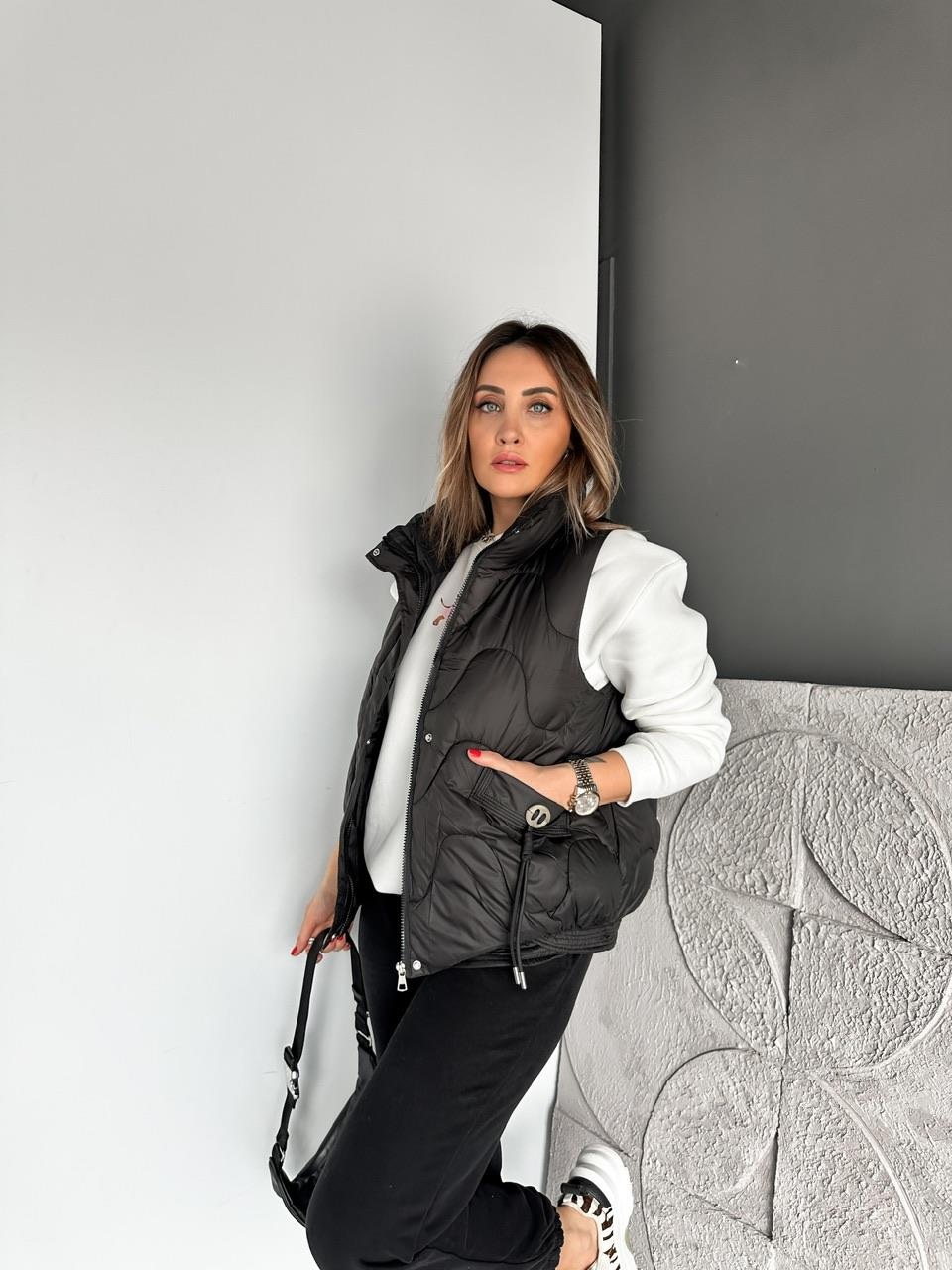 Siyah Cep Detaylı Şişme Yelek