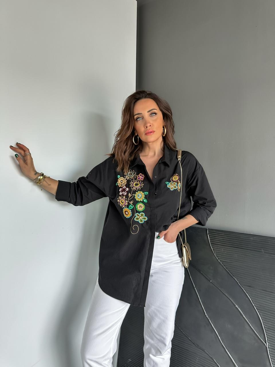 Siyah Çiçekli İşlemeli Poplin Gömlek