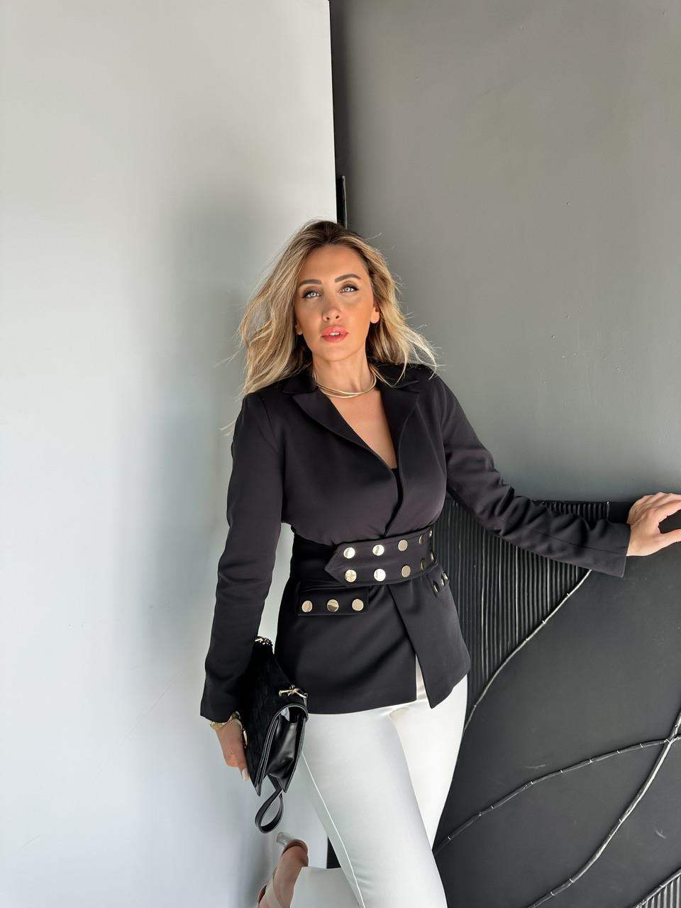 Siyah Çıtçıt Detaylı Kuşaklı Blazer Ceket