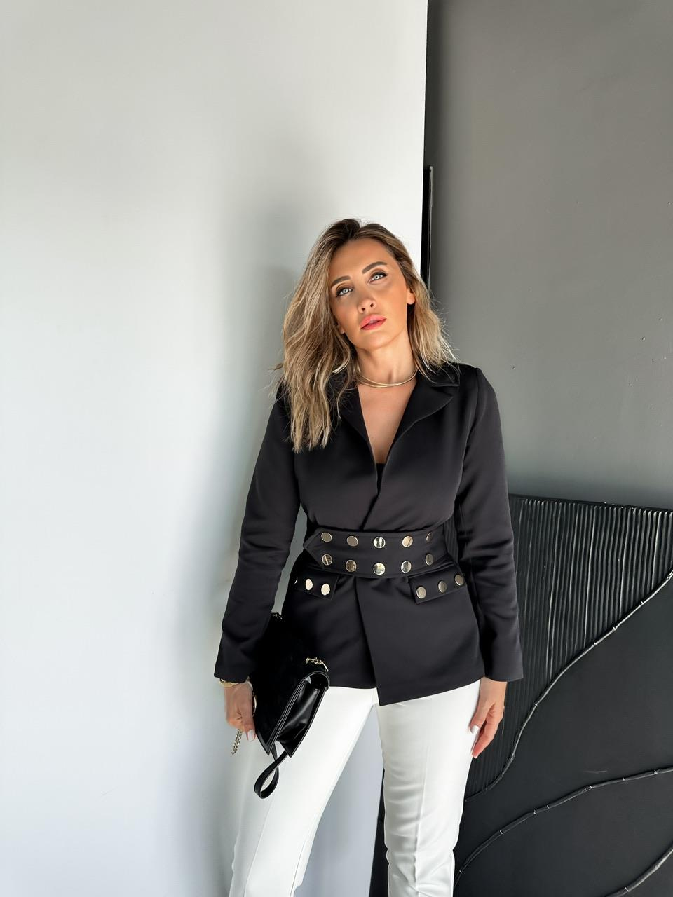 Siyah Çıtçıt Detaylı Kuşaklı Blazer Ceket