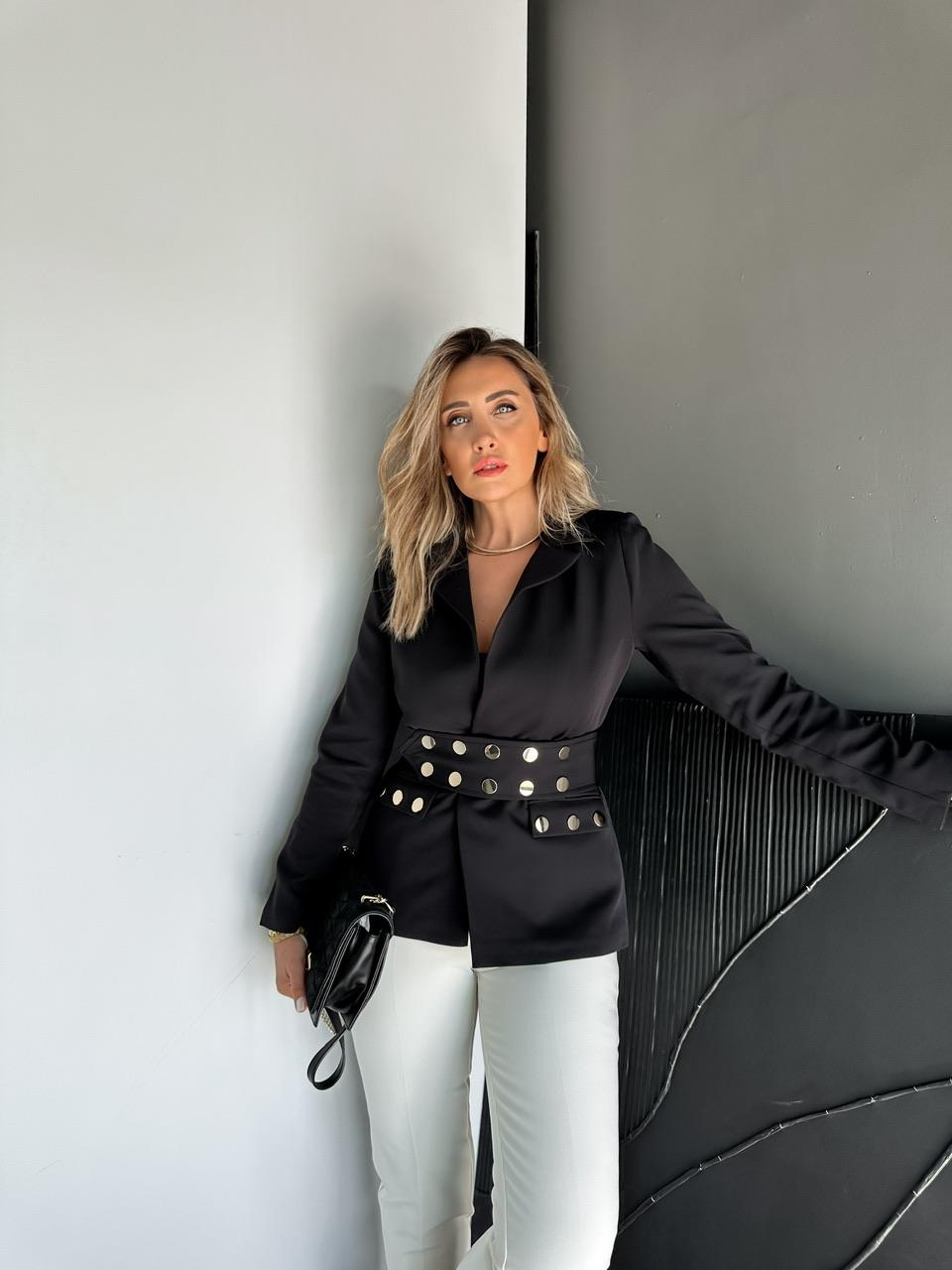 Siyah Çıtçıt Detaylı Kuşaklı Blazer Ceket