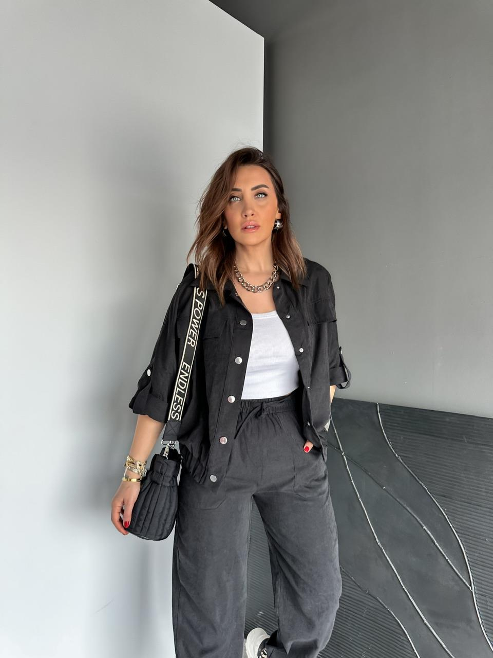 Siyah Çıtçıtlı Ceketli Spor Takım