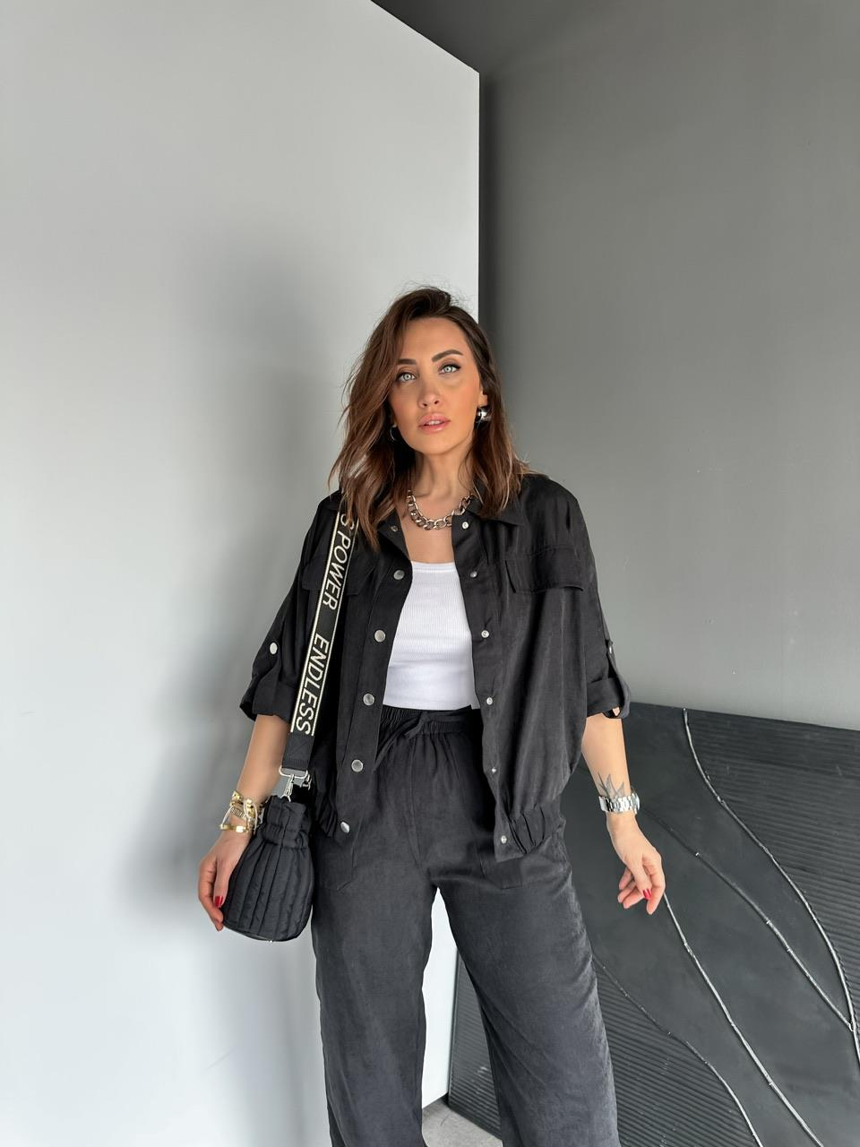 Siyah Çıtçıtlı Ceketli Spor Takım