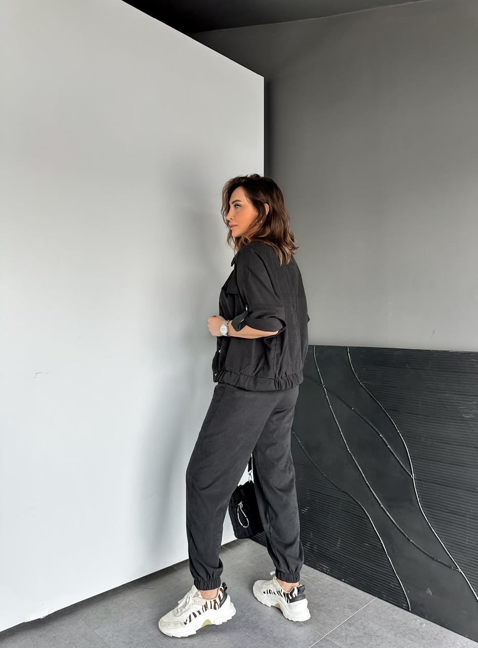 Siyah Çıtçıtlı Ceketli Spor Takım