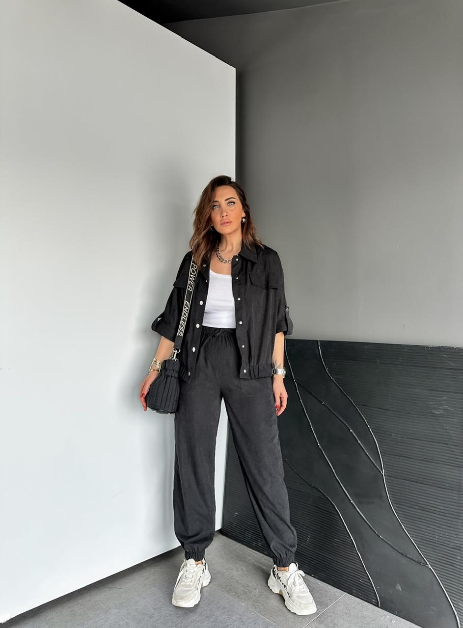 Siyah Çıtçıtlı Ceketli Spor Takım