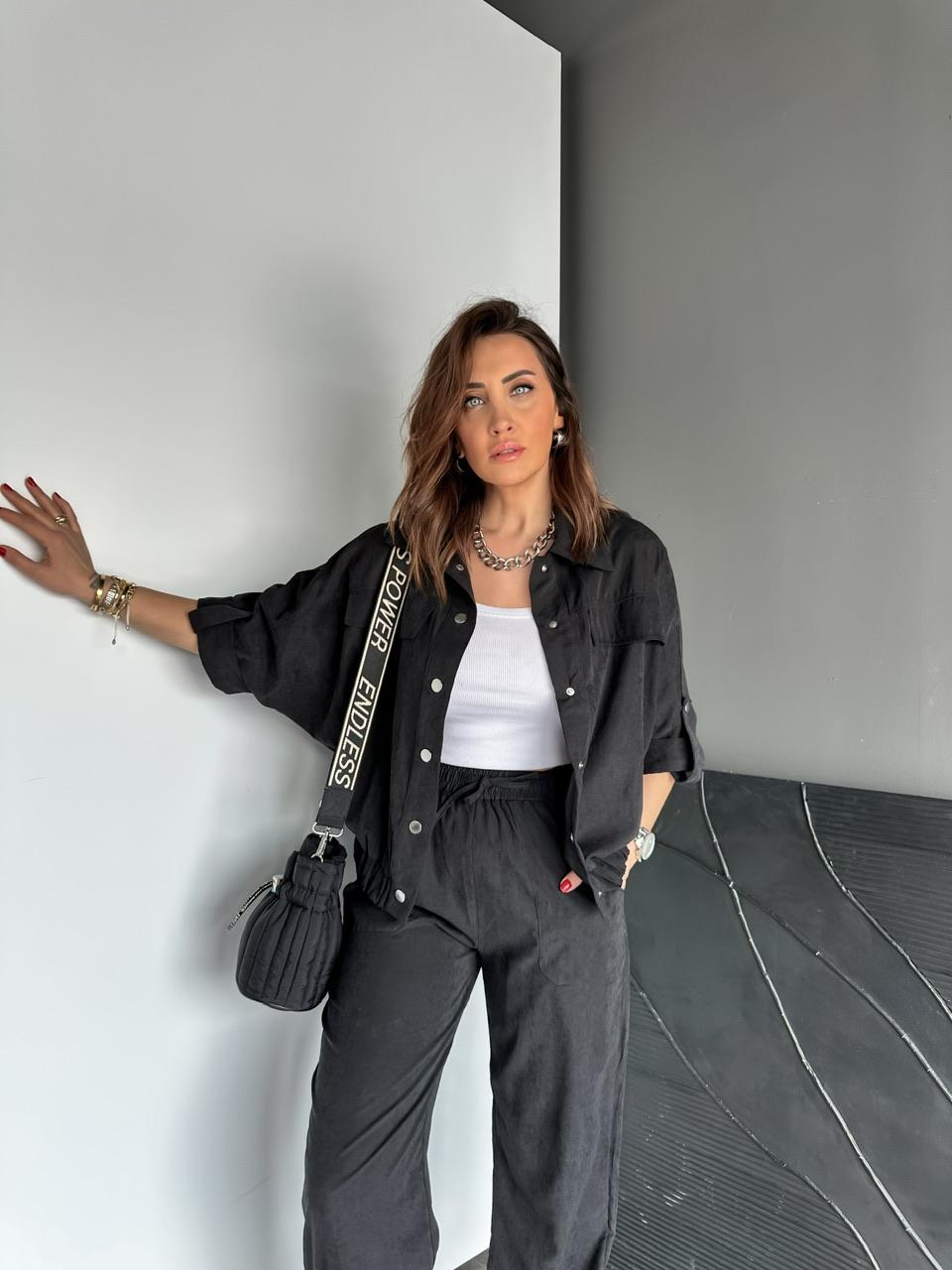 Siyah Çıtçıtlı Ceketli Spor Takım