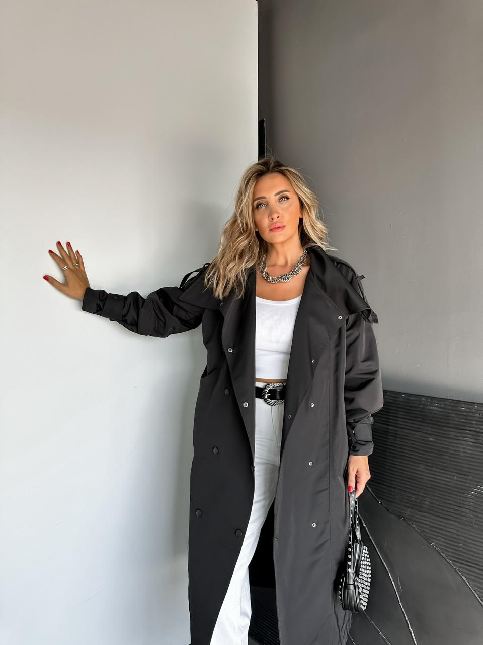 Siyah Çıtçıtlı Manşetli Oversize Trençkot