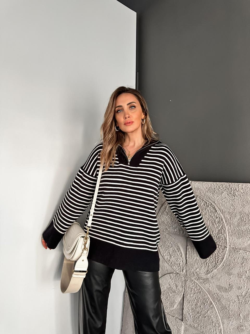 Siyah Çizgili Marka Model Kazak