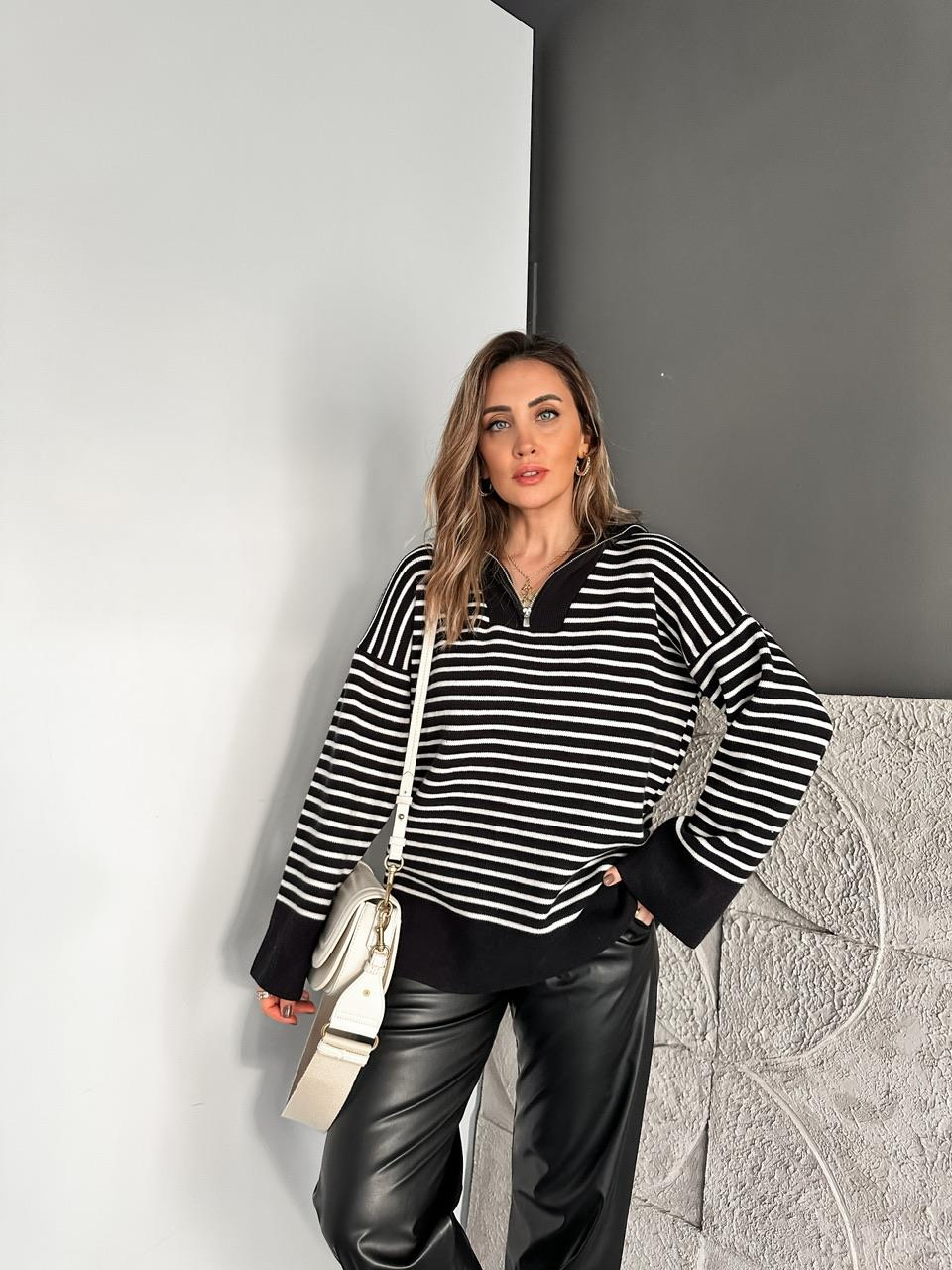 Siyah Çizgili Marka Model Kazak