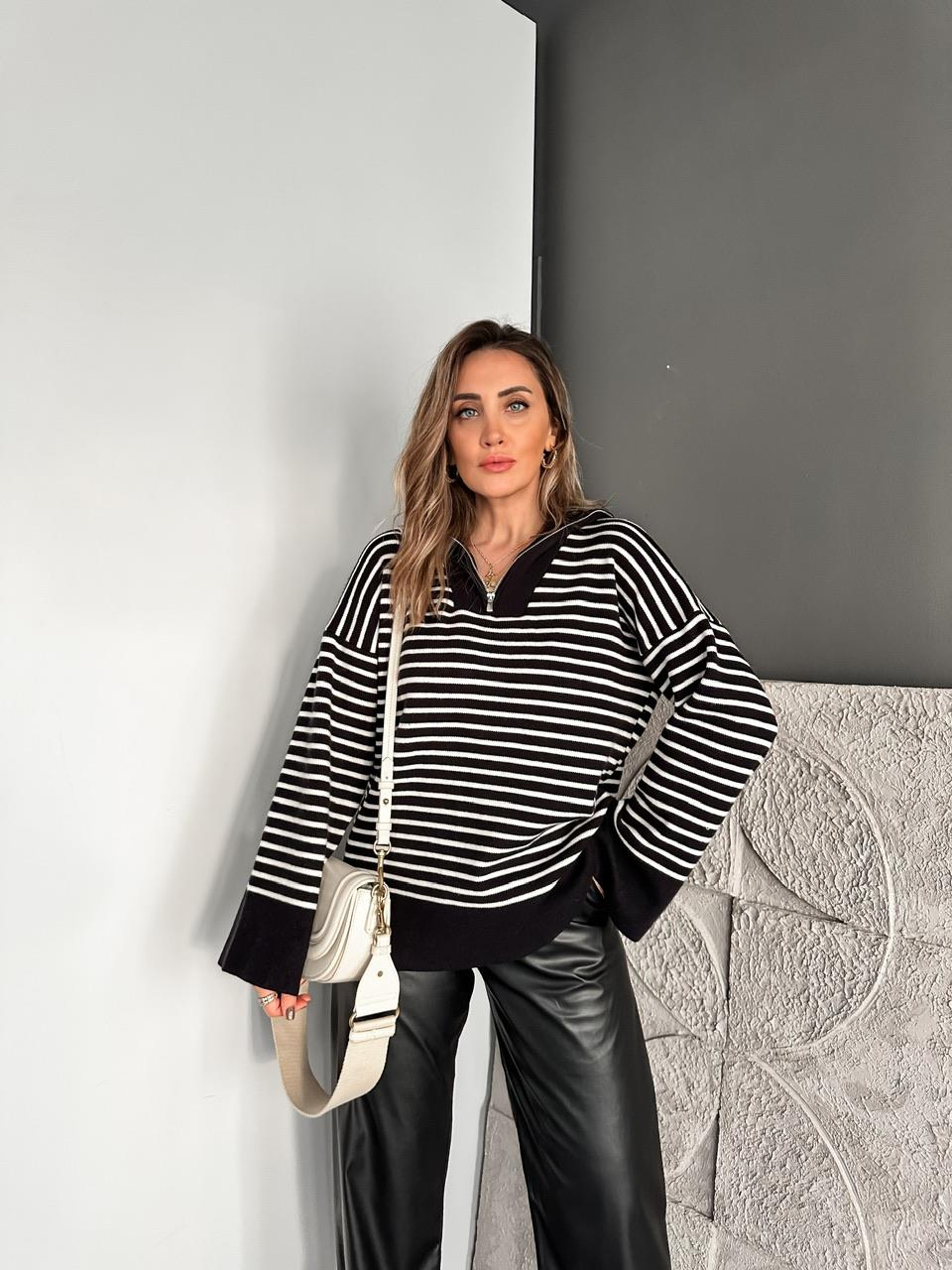 Siyah Çizgili Marka Model Kazak