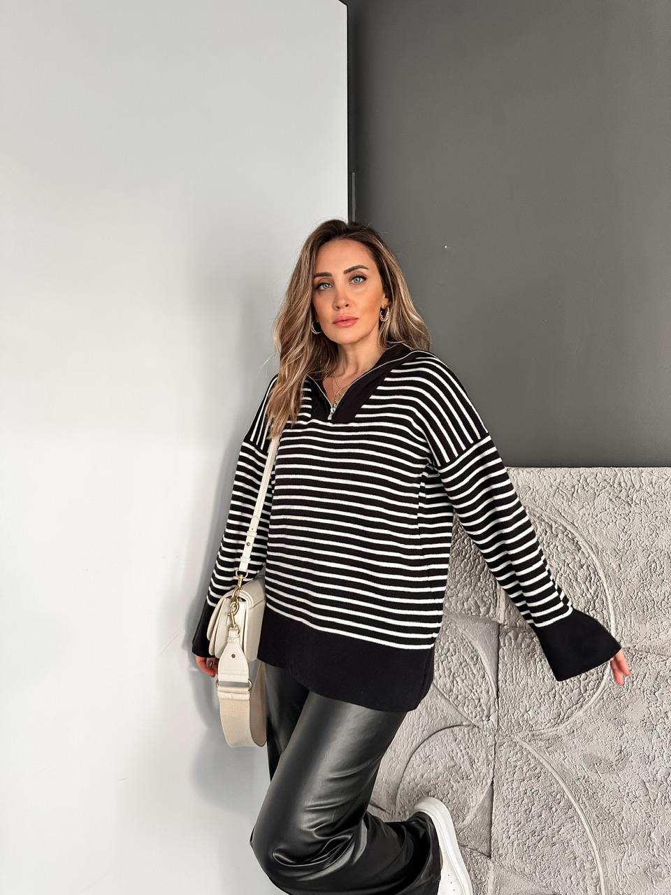 Siyah Çizgili Marka Model Kazak