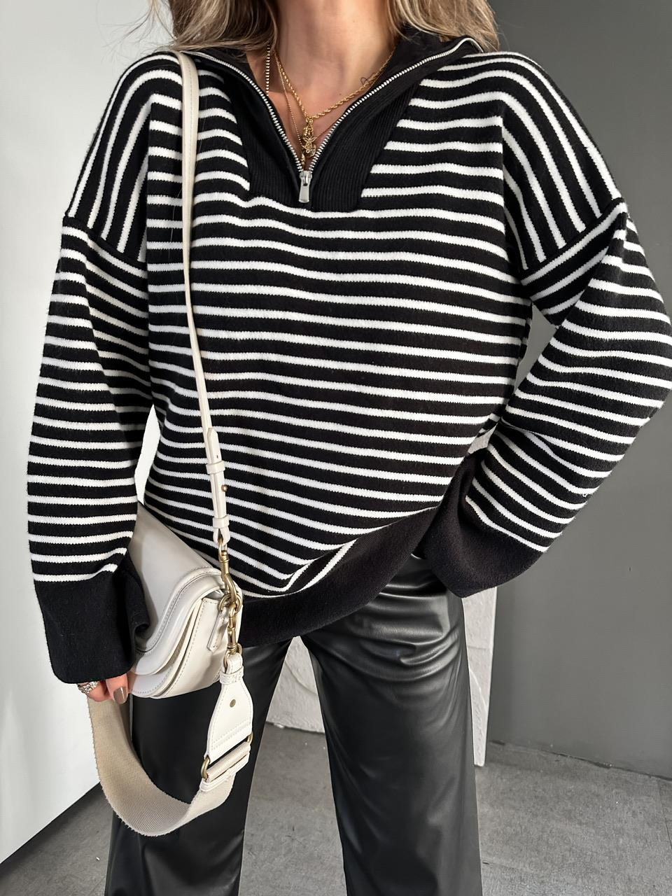 Siyah Çizgili Marka Model Kazak