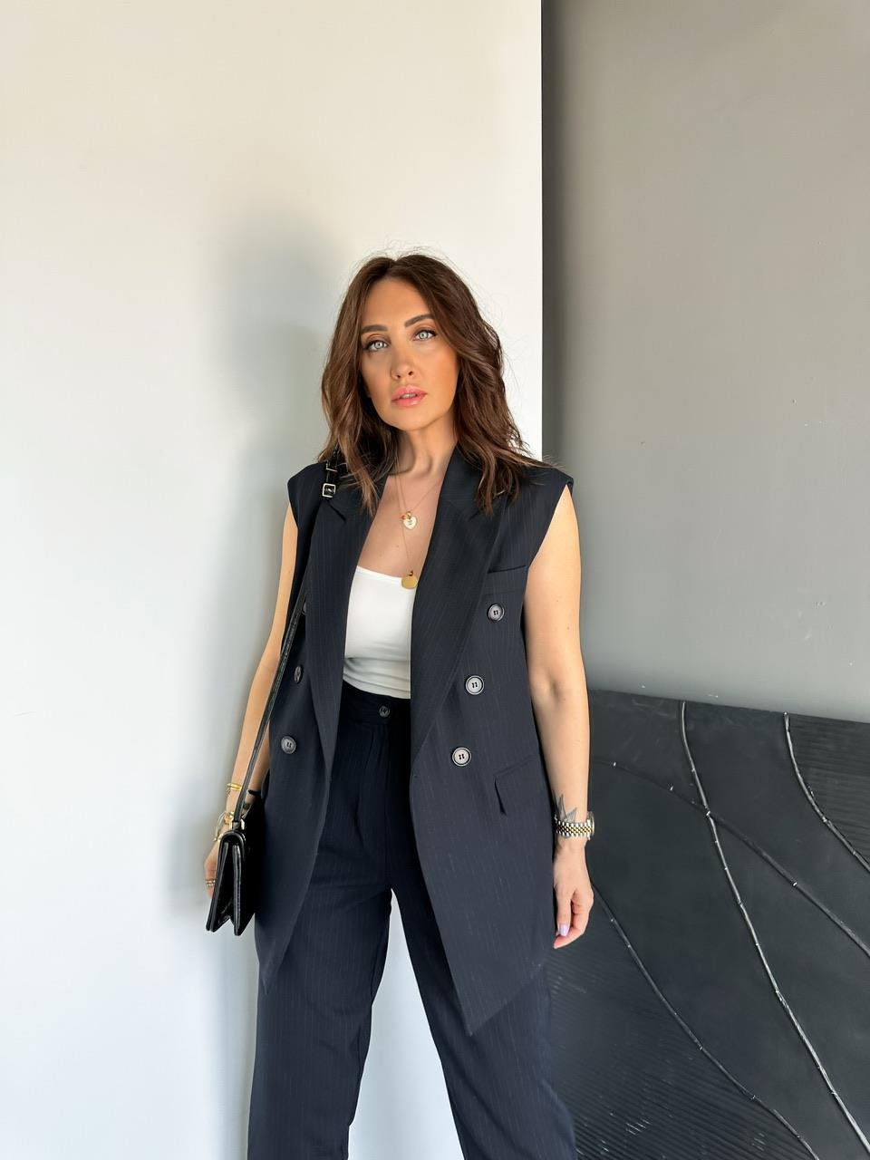 Siyah Çizgili Yelekli Casual Takım