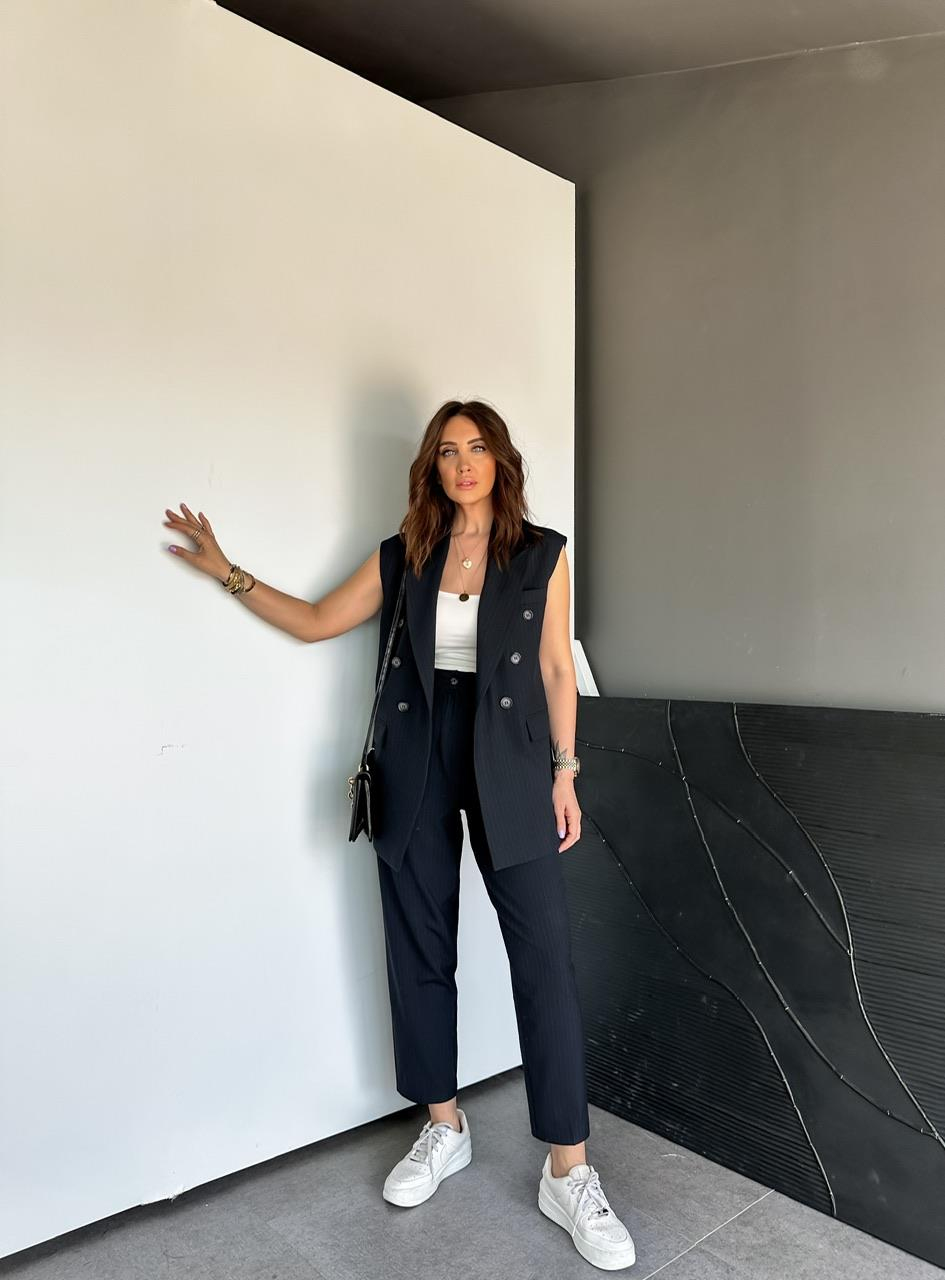 Siyah Çizgili Yelekli Casual Takım