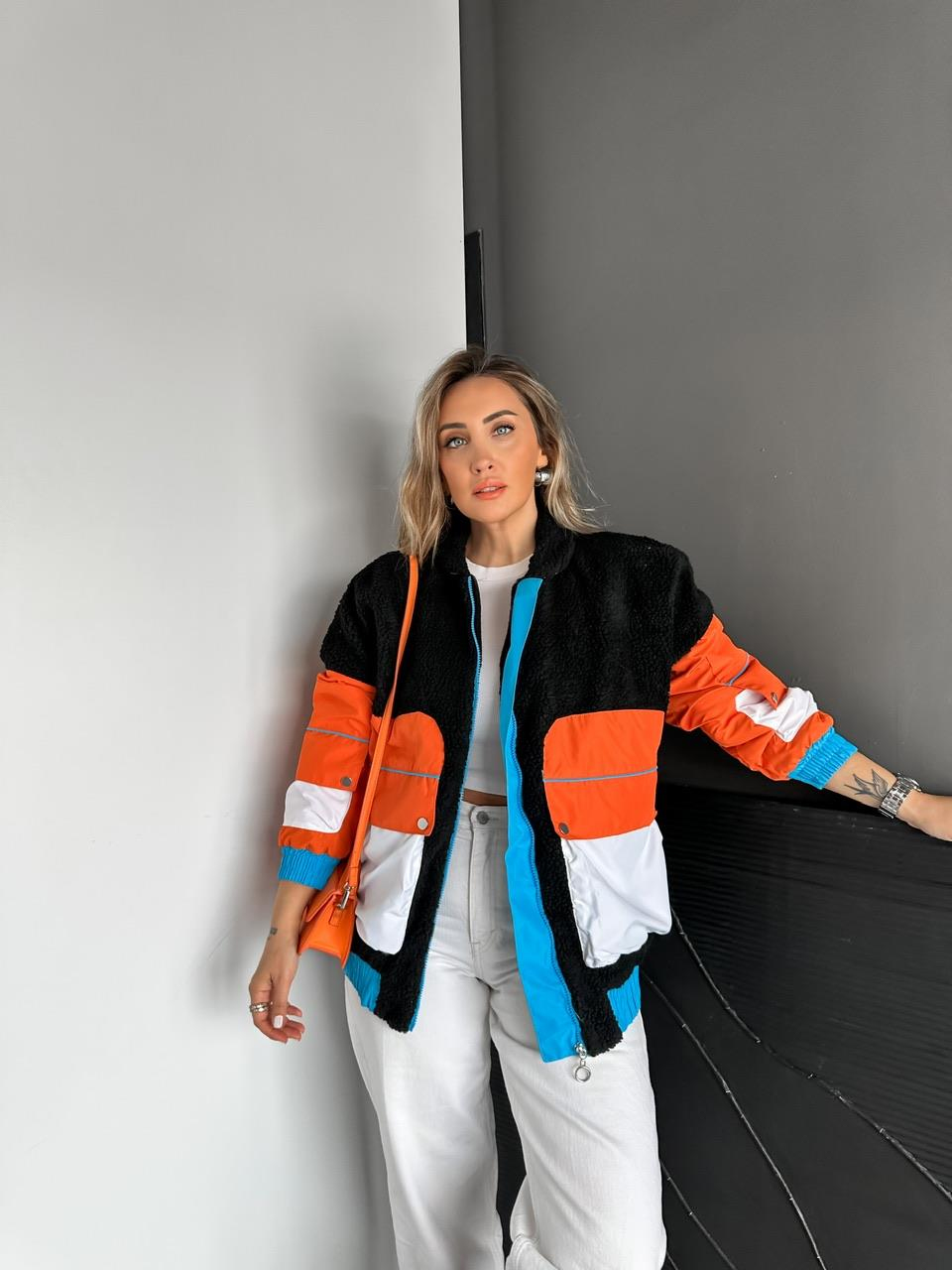 Siyah Çok Renkli Marka Model Mont