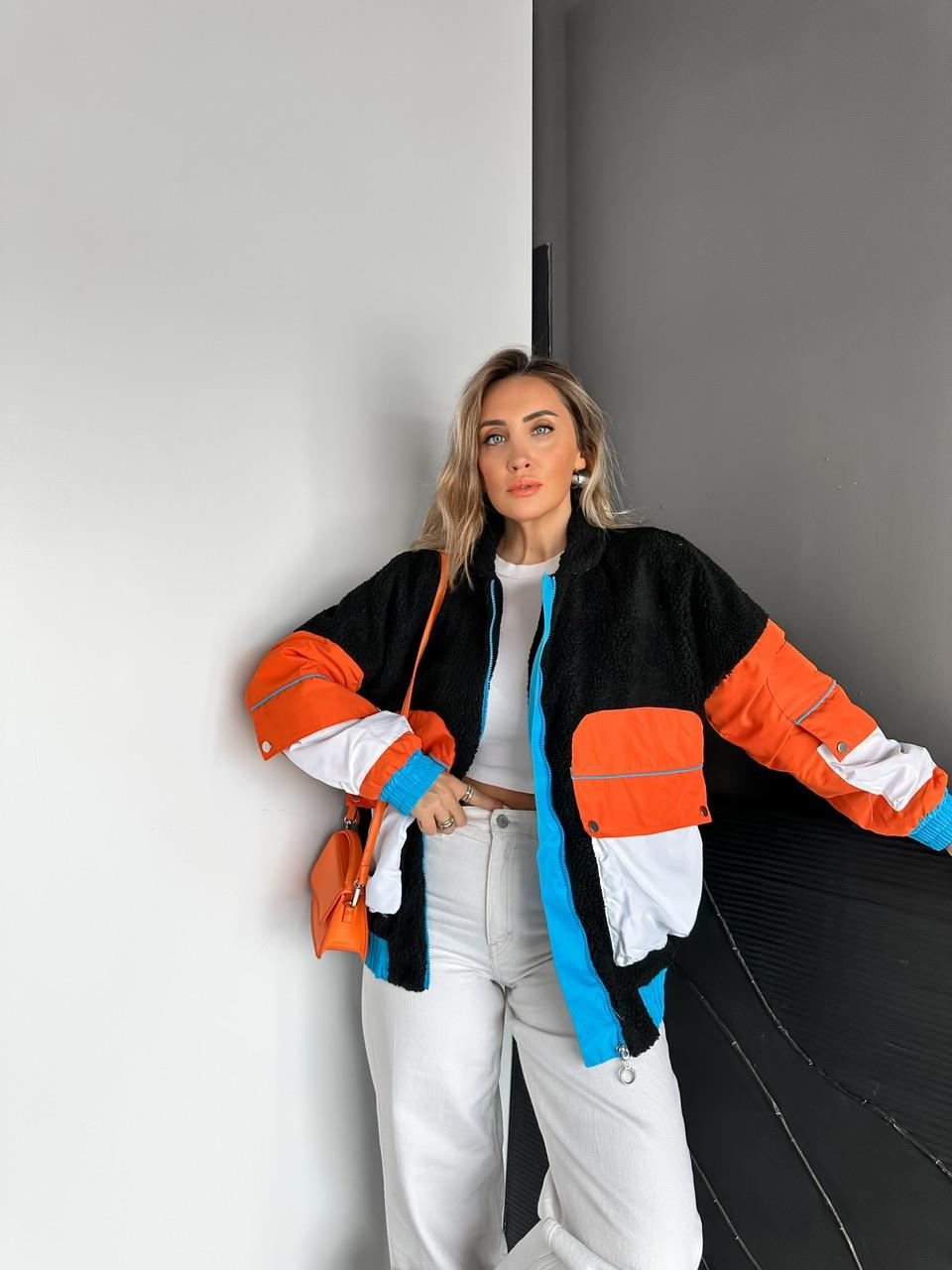 Siyah Çok Renkli Marka Model Mont