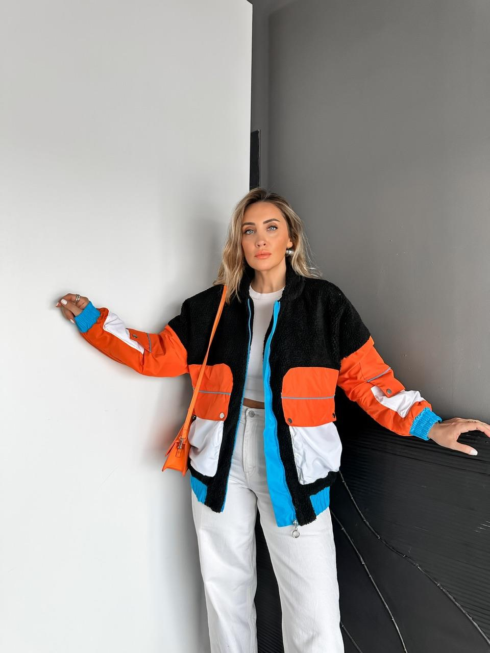 Siyah Çok Renkli Marka Model Mont