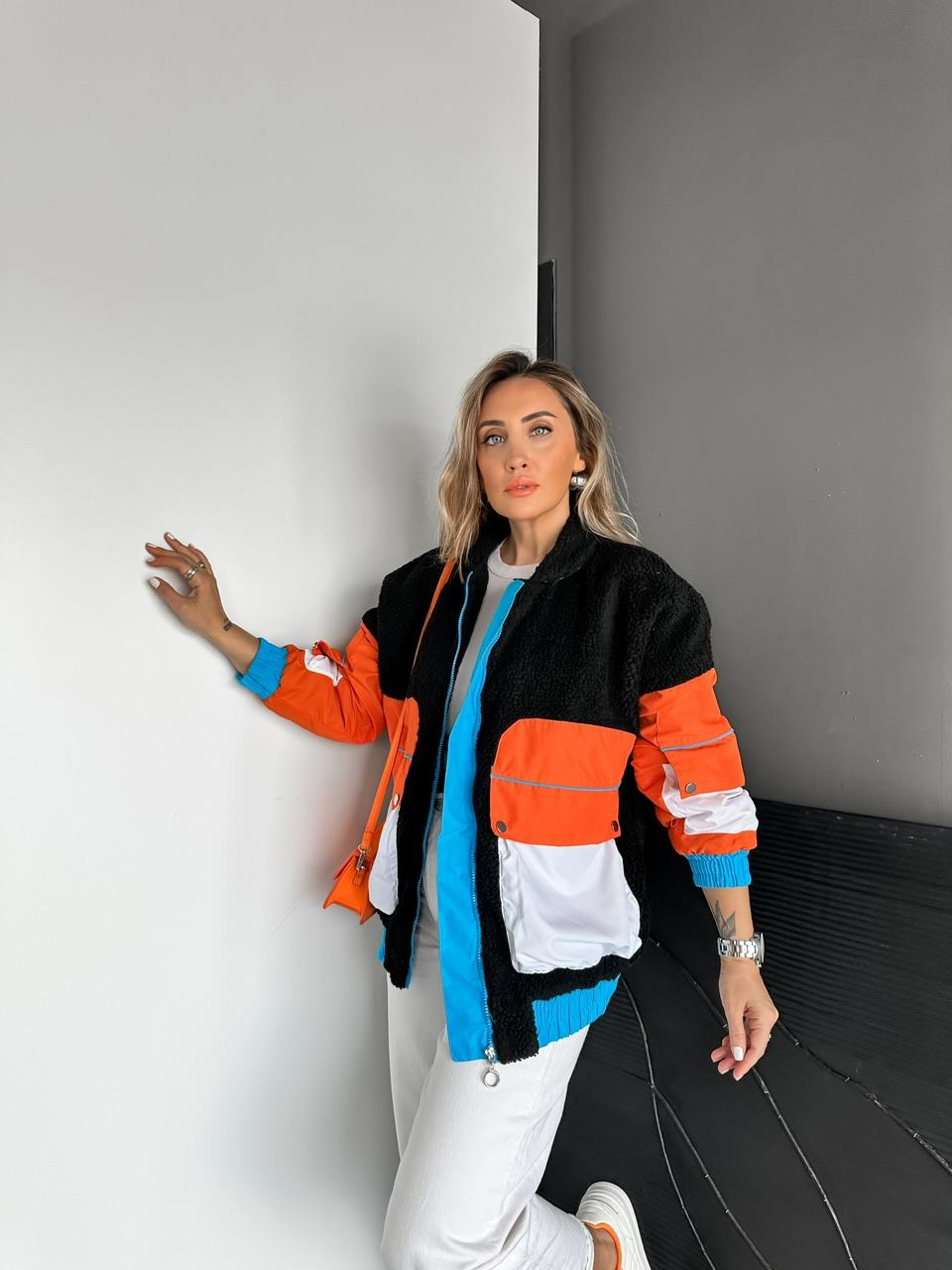 Siyah Çok Renkli Marka Model Mont