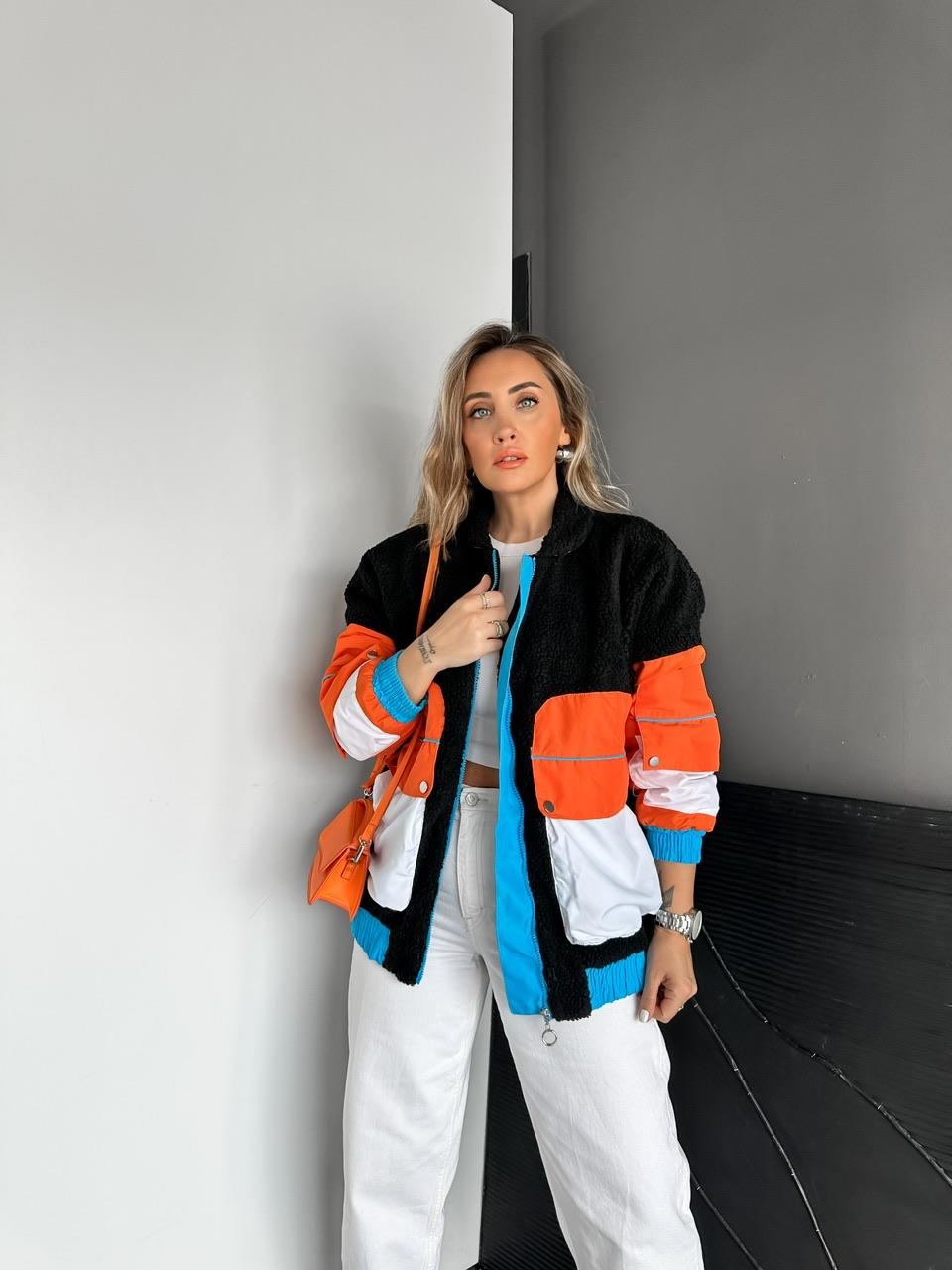 Siyah Çok Renkli Marka Model Mont