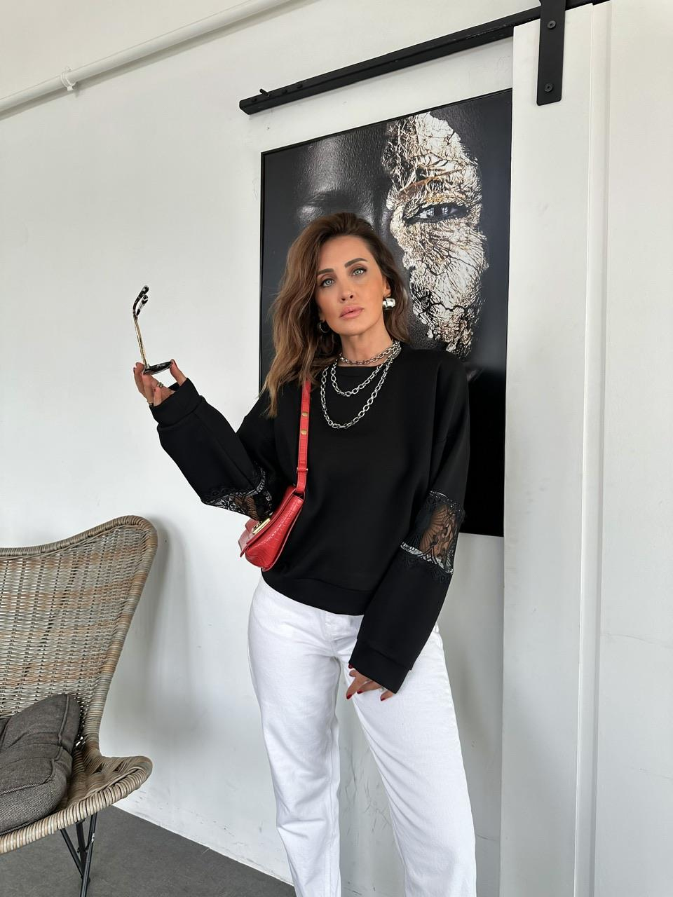 Siyah Dantel Detaylı Sweatshirt