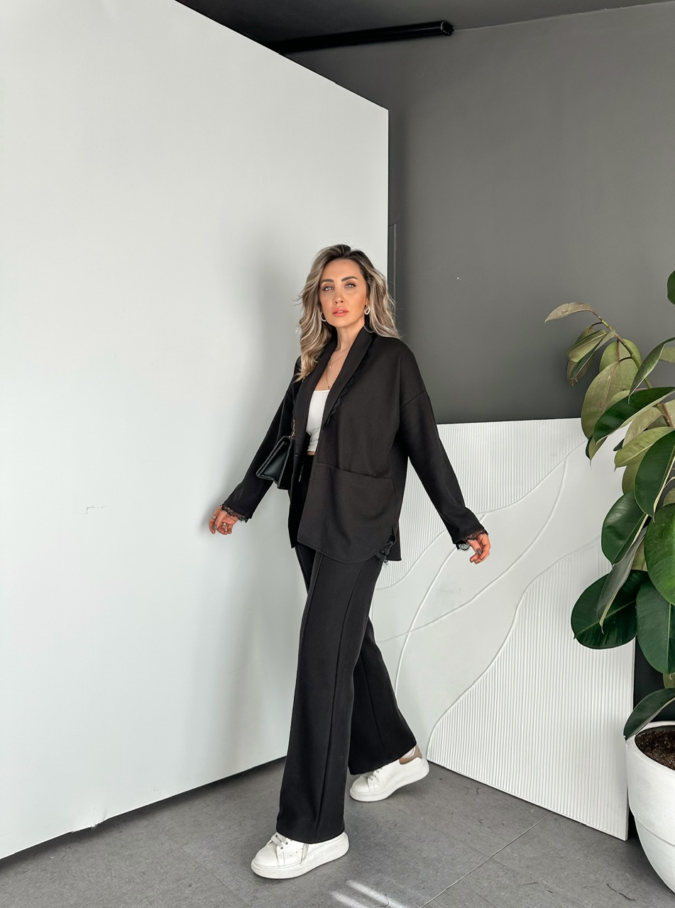 Siyah Dantelli Kaşkorse Takım