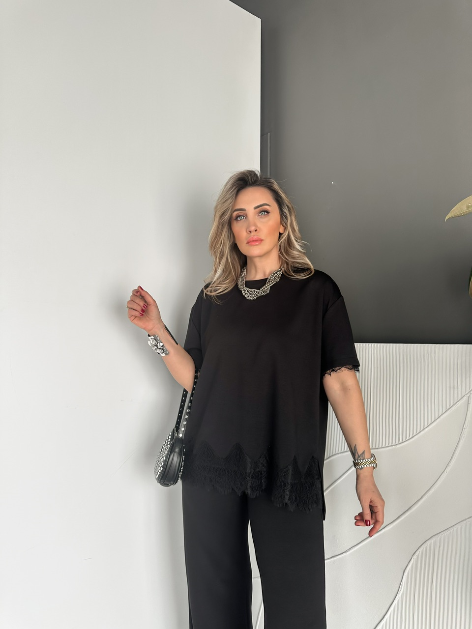 Siyah Dantelli Tasarım Modal Takım