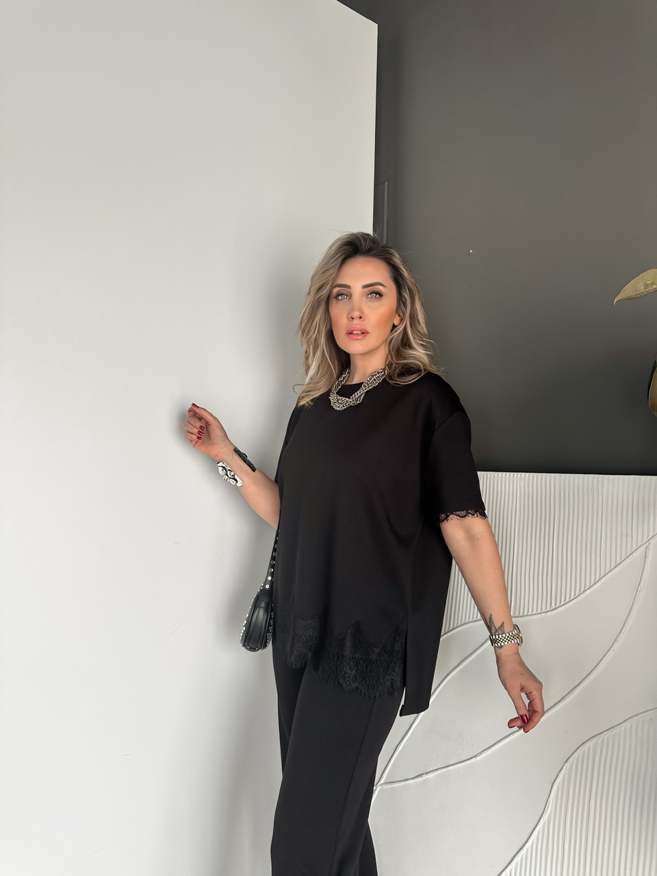 Siyah Dantelli Tasarım Modal Takım