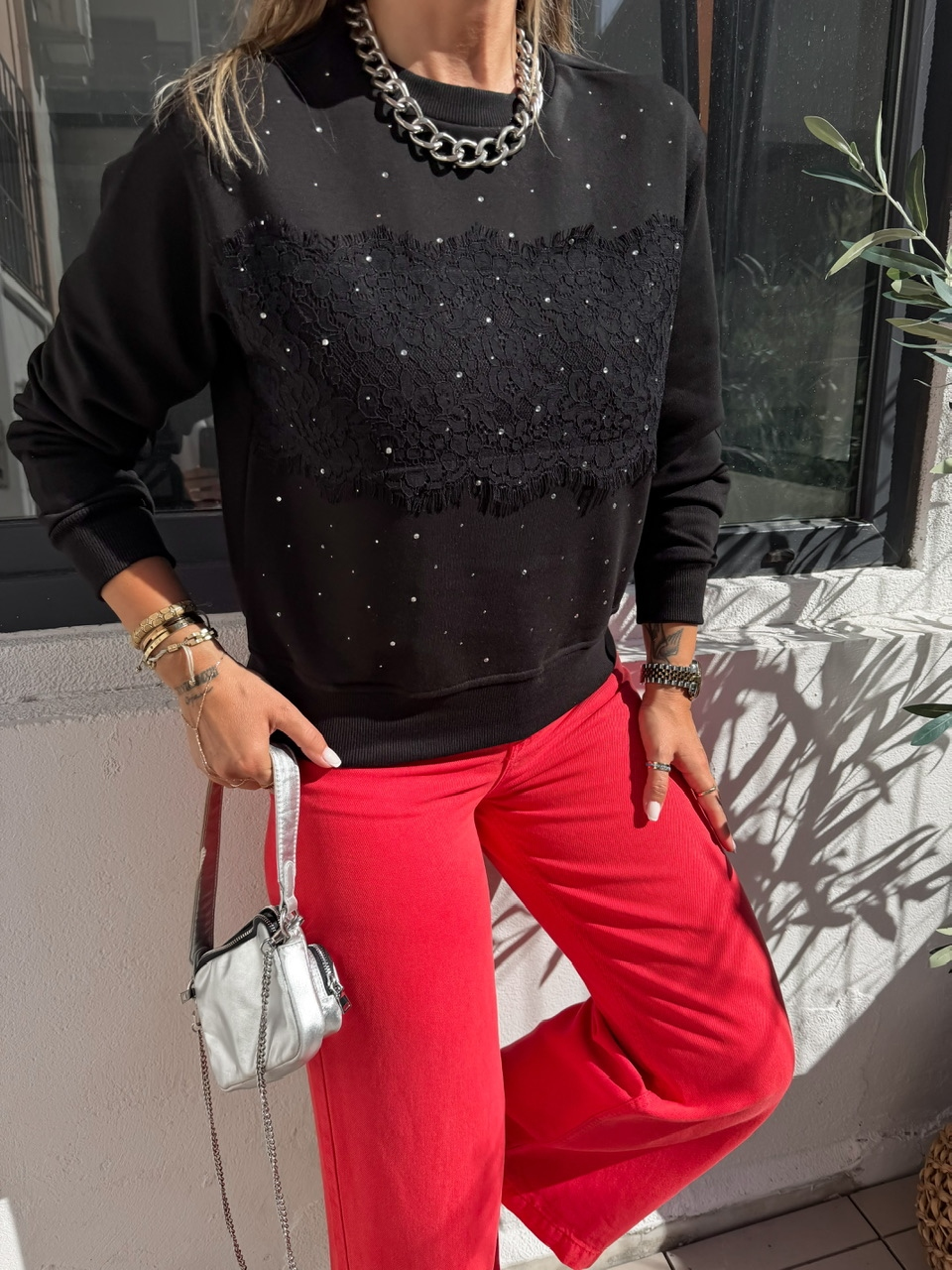 Siyah Dantelli Taşlı Sweatshirt