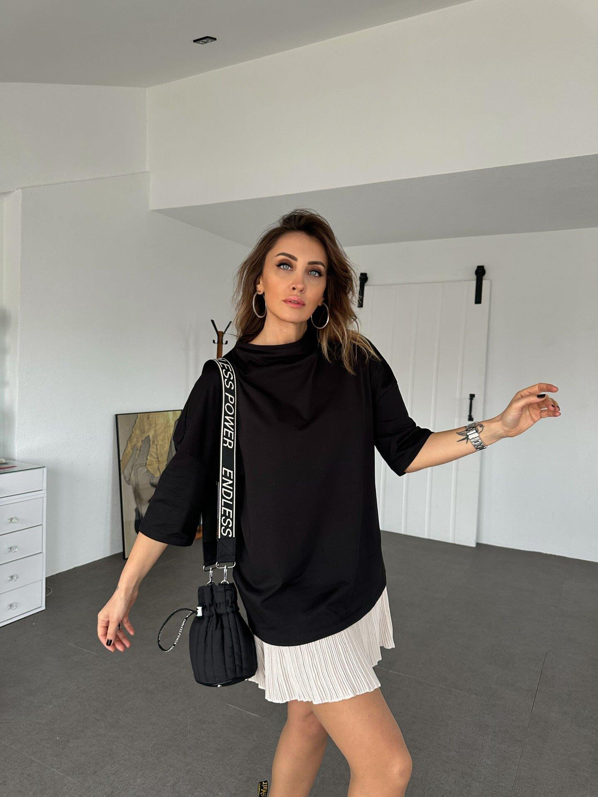 Siyah Dik Yaka Oversize Tshirt