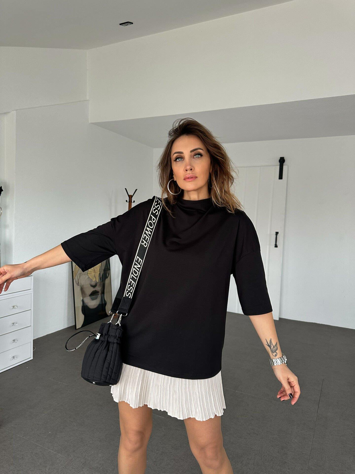 Siyah Dik Yaka Oversize Tshirt