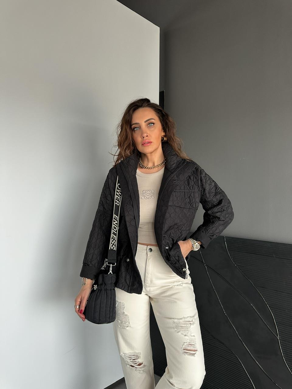 Siyah Dokulu Beli Büzgülü Ceket