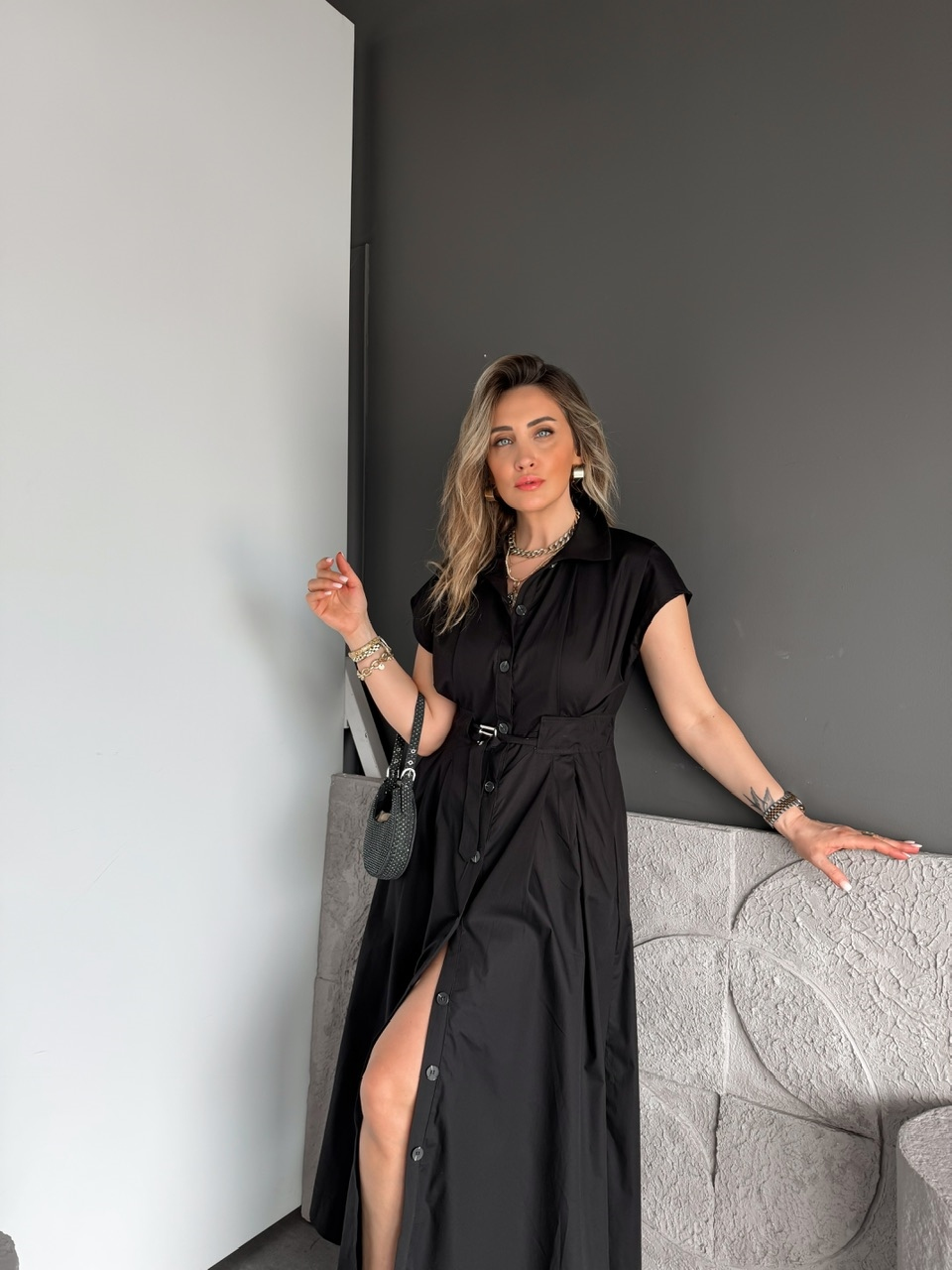 Siyah Düğmeli Beli Kemerli Poplin Elbise