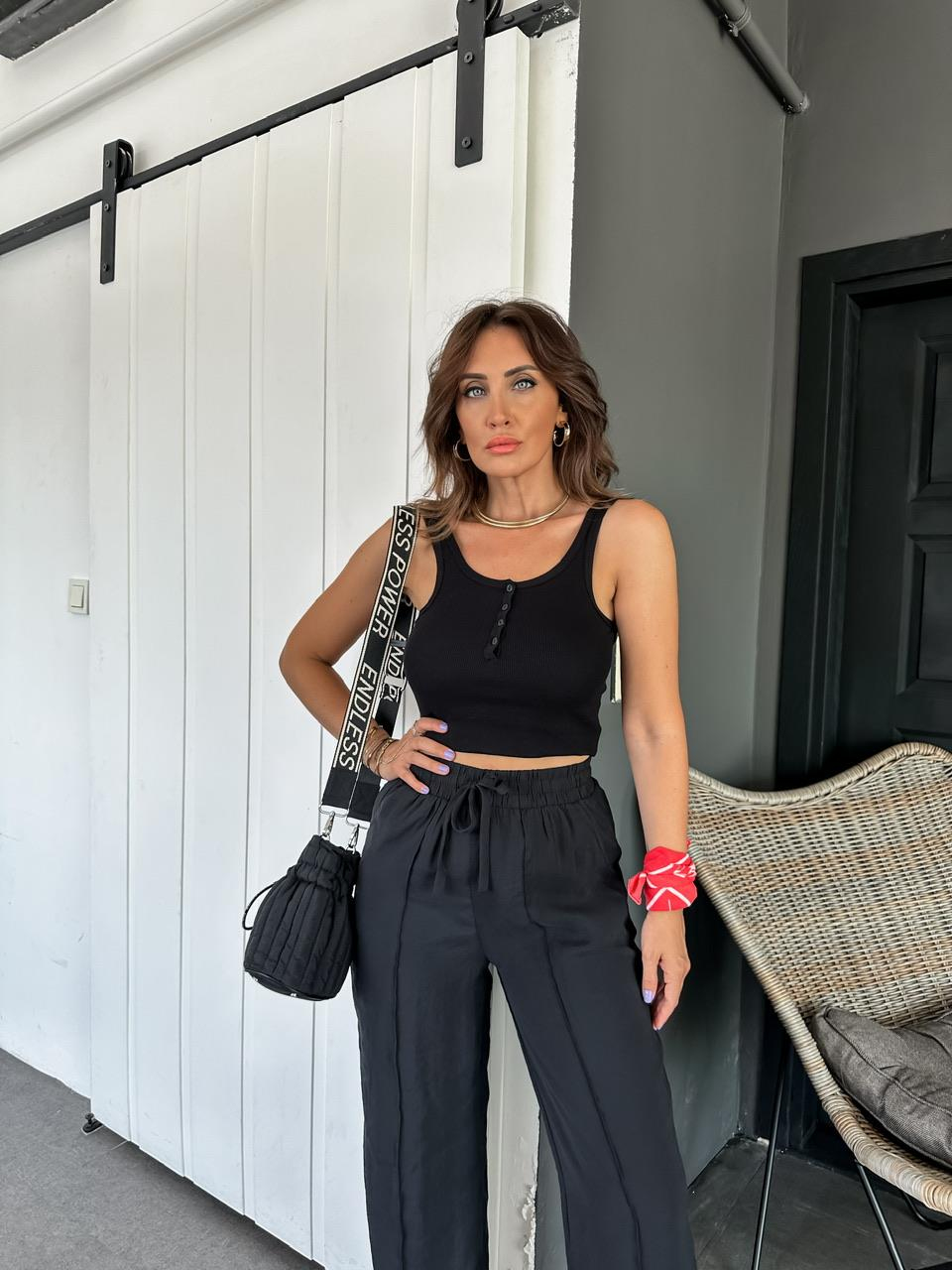 Siyah Düğmeli Cotton Atlet
