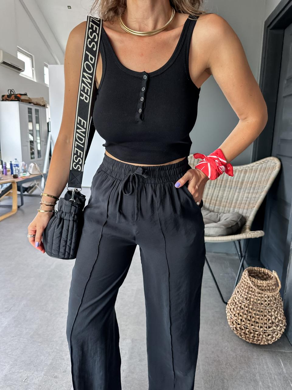 Siyah Düğmeli Cotton Atlet