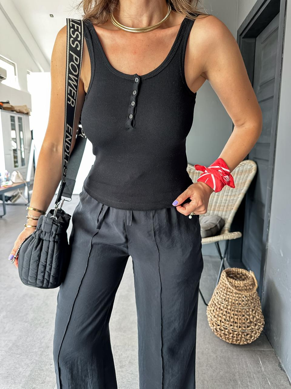 Siyah Düğmeli Cotton Atlet