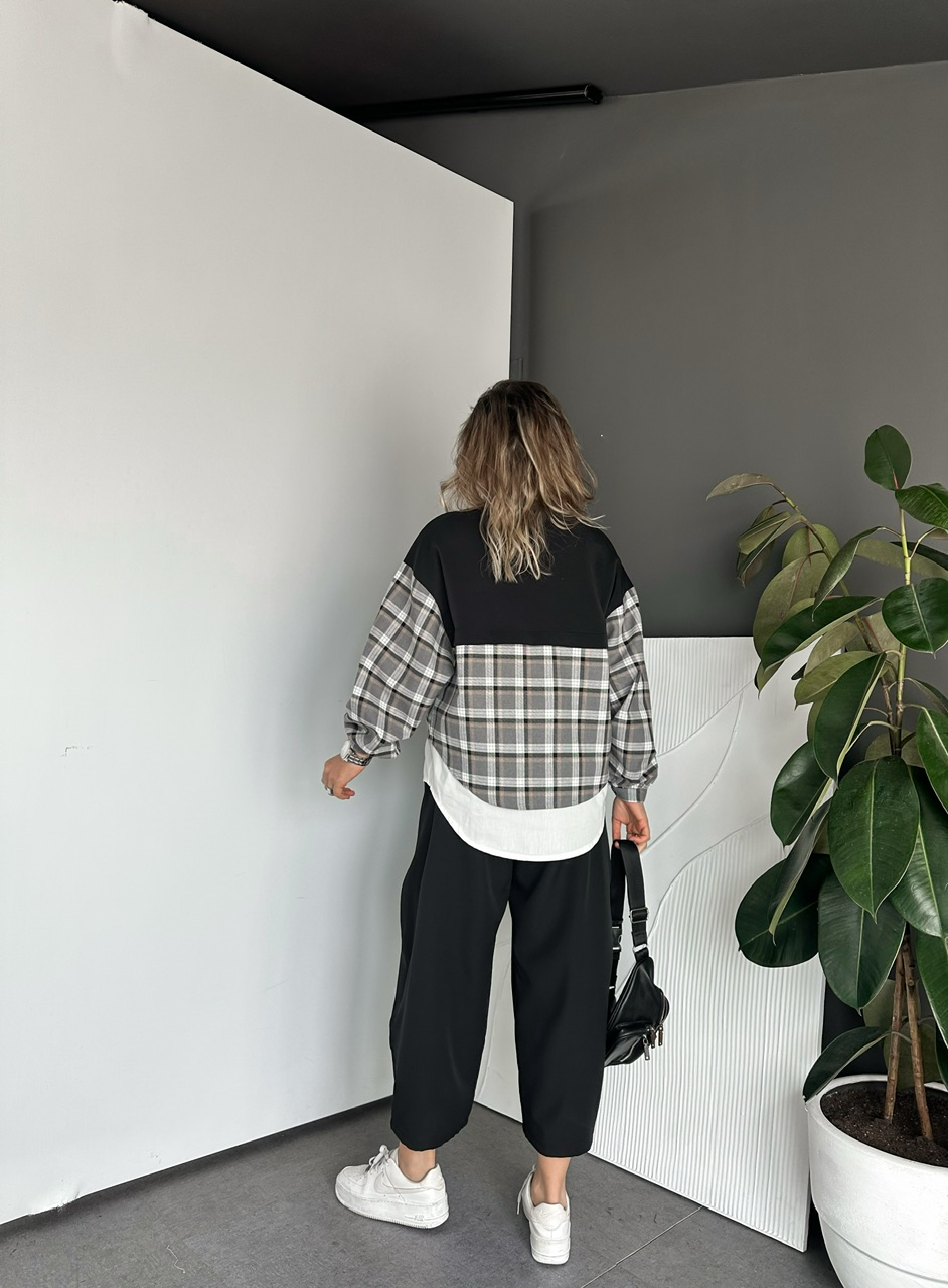 Siyah Ekose Gömlek Detaylı Sweatshirt