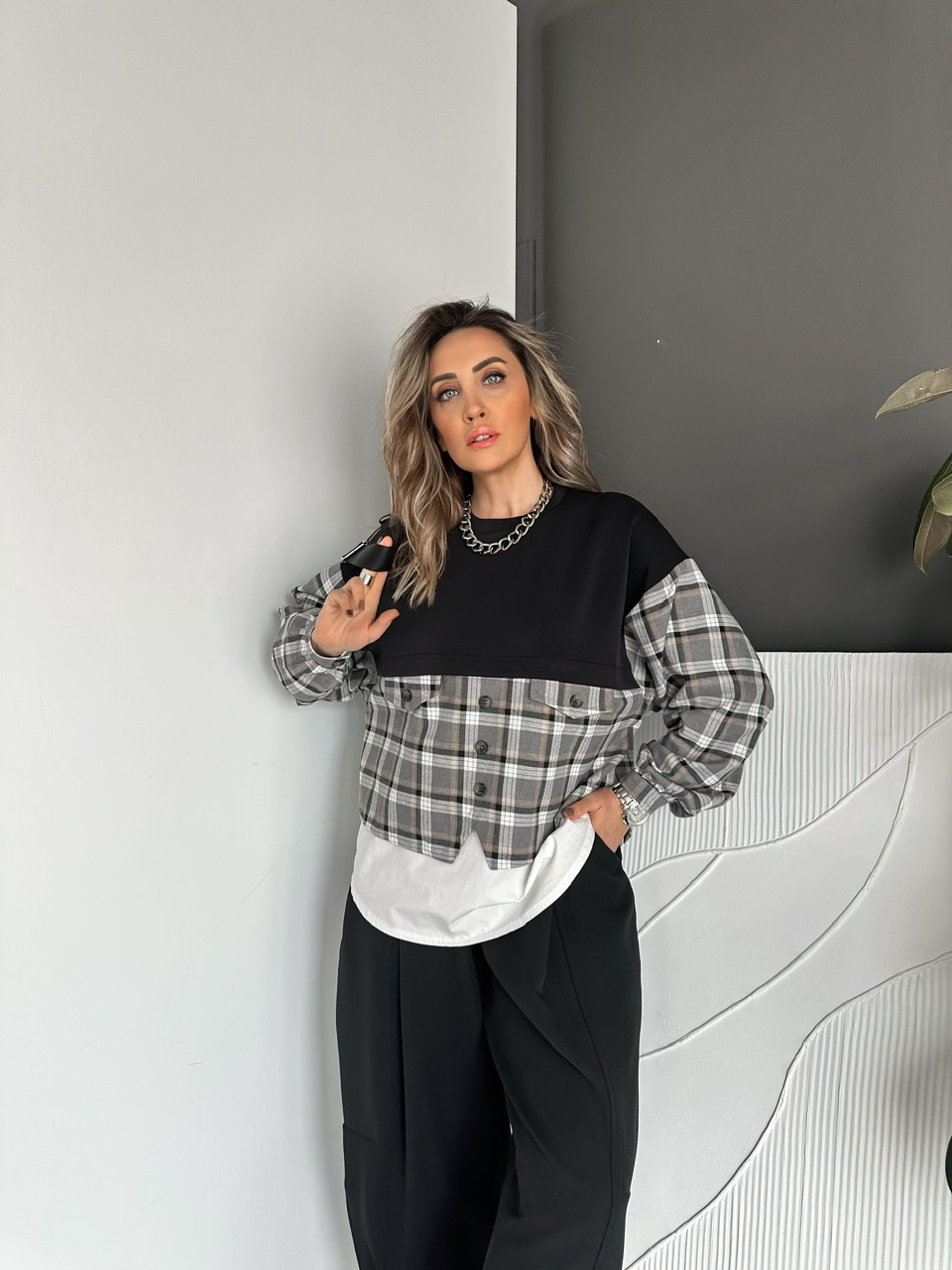 Siyah Ekose Gömlek Detaylı Sweatshirt