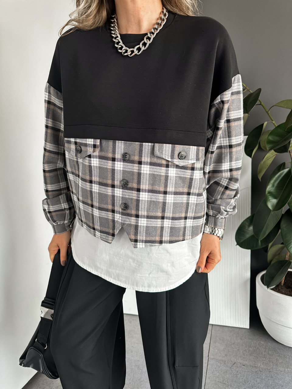 Siyah Ekose Gömlek Detaylı Sweatshirt