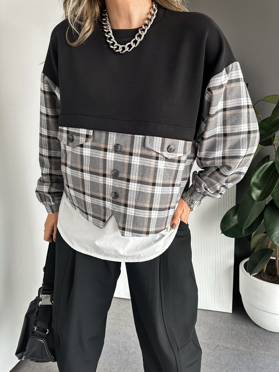 Siyah Ekose Gömlek Detaylı Sweatshirt