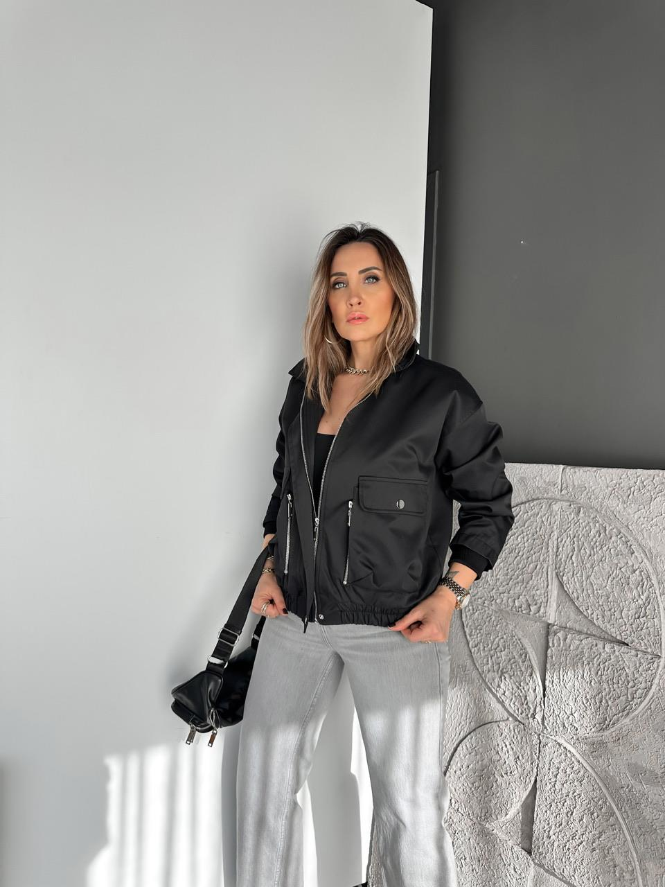 Siyah Fermuarlı Çıtçıtlı Cepli Ceket