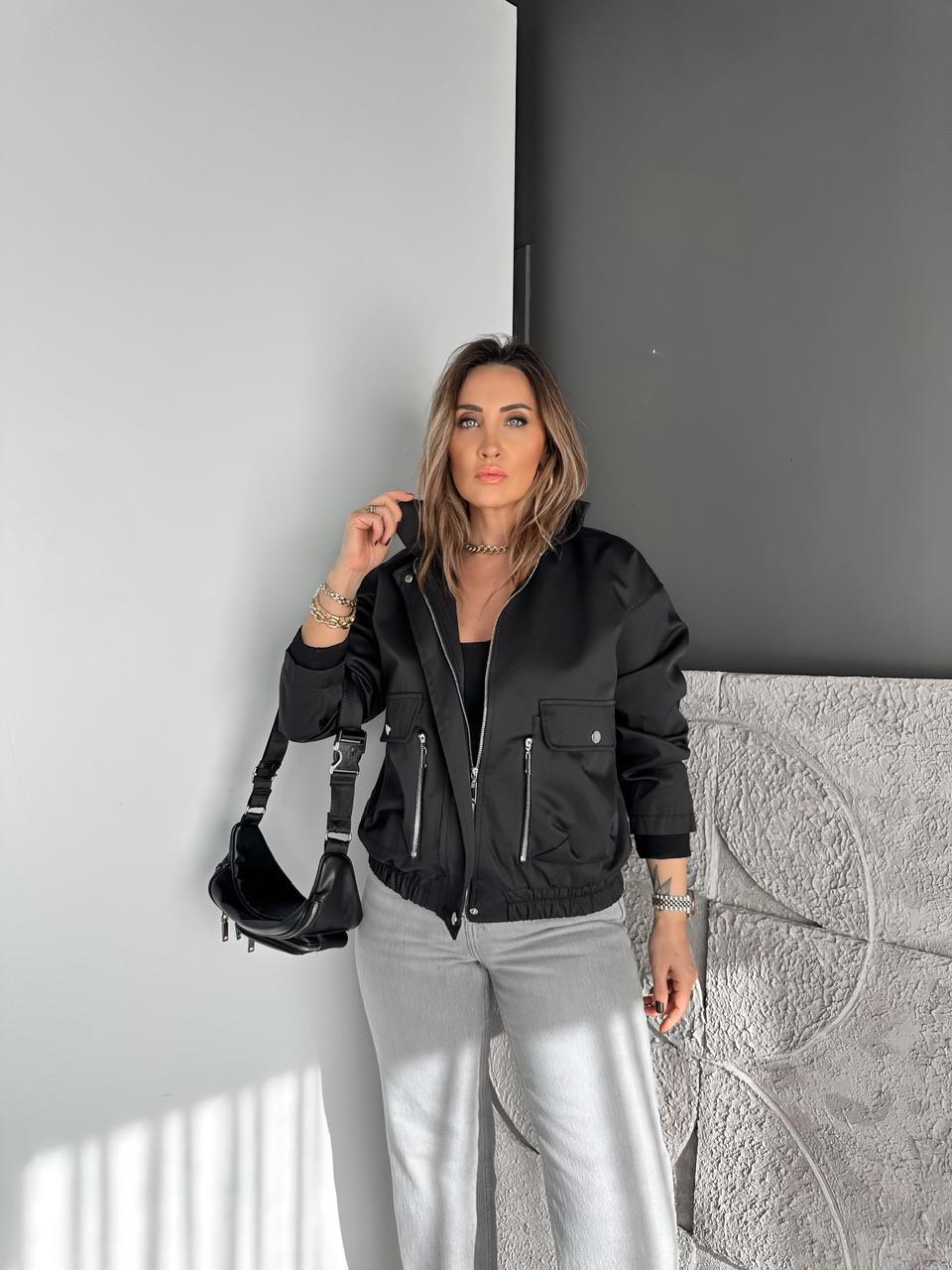 Siyah Fermuarlı Çıtçıtlı Cepli Ceket
