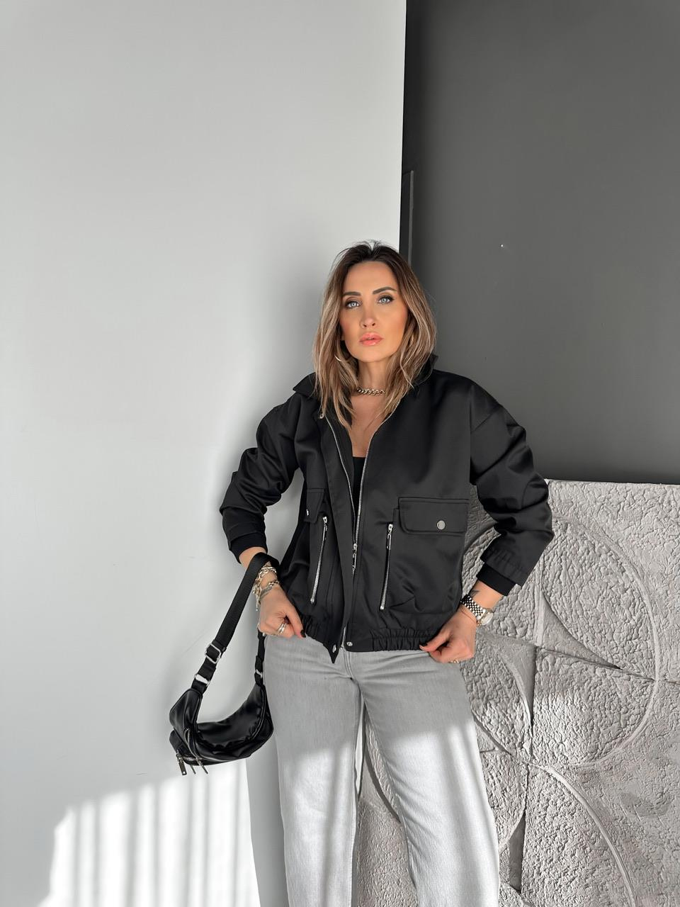 Siyah Fermuarlı Çıtçıtlı Cepli Ceket
