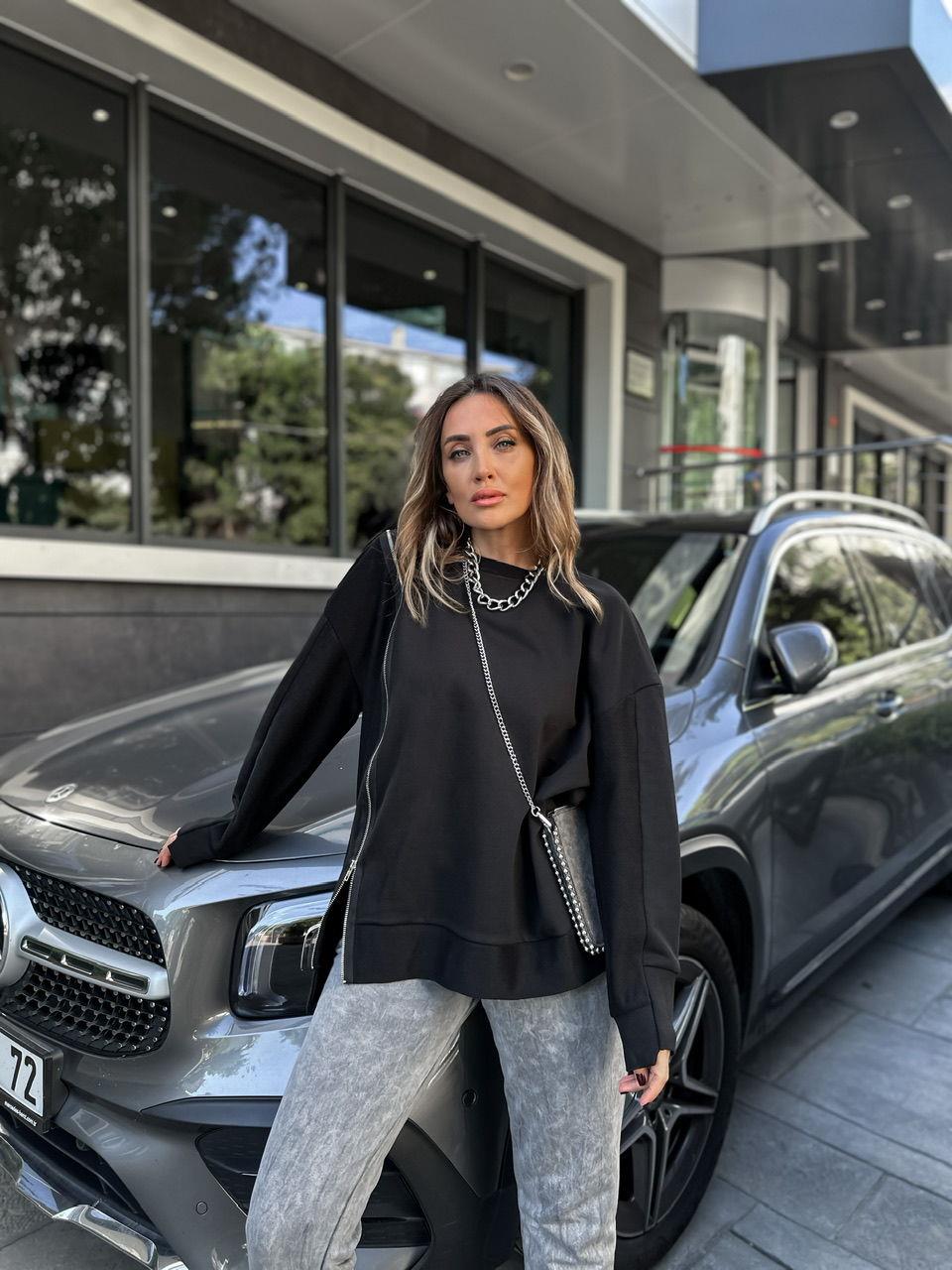 Siyah Fermuarlı Tasarım Sweatshirt