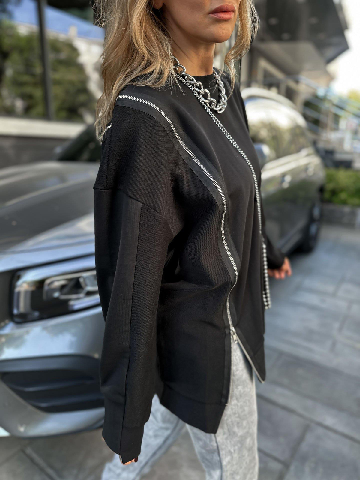 Siyah Fermuarlı Tasarım Sweatshirt