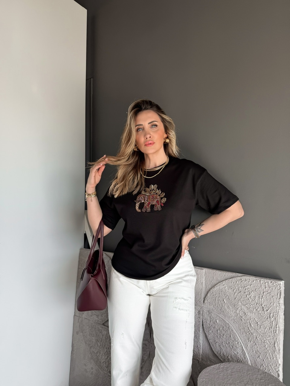 Siyah Fil Nakışlı Cotton Tshirt