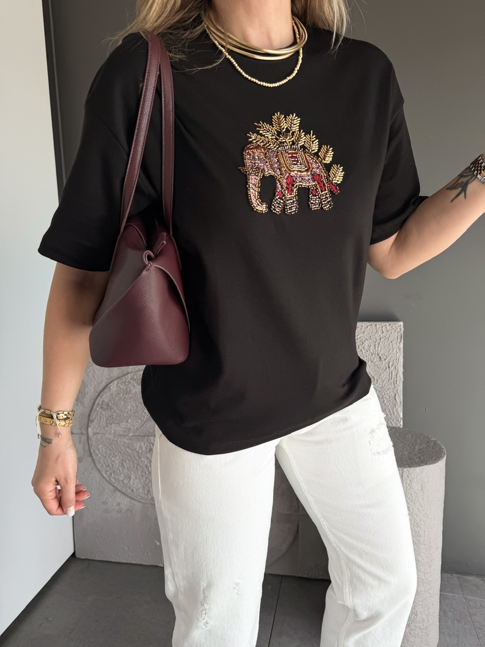 Siyah Fil Nakışlı Cotton Tshirt