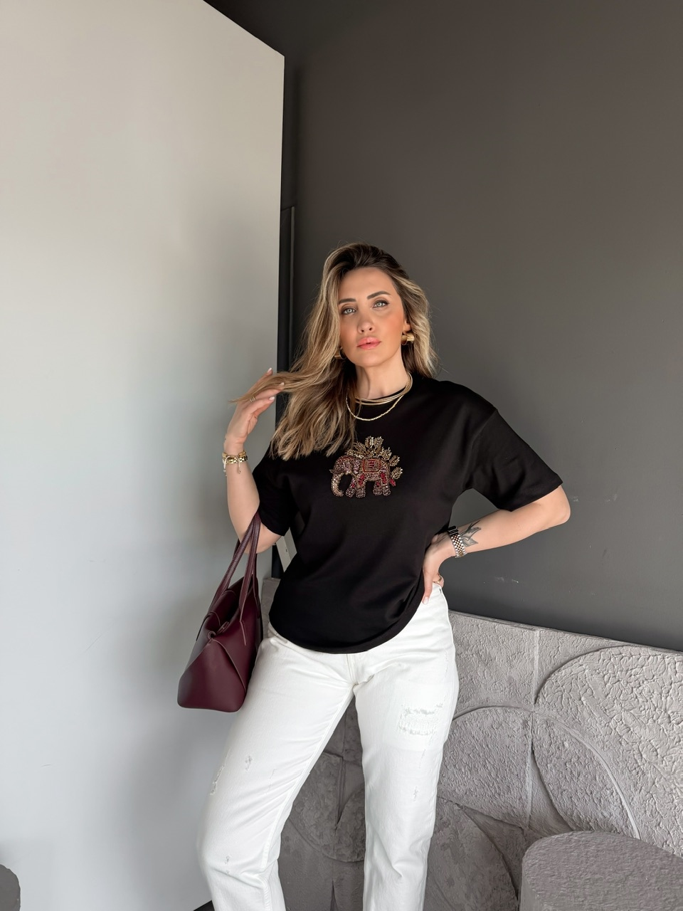 Siyah Fil Nakışlı Cotton Tshirt